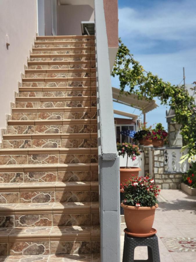 Appartement Roumeliotis House à Karpathos Extérieur photo